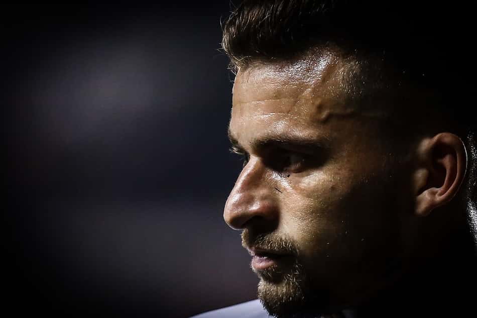 'Batalha' entre agentes é esperança do Santos para segurar Lucas Lima