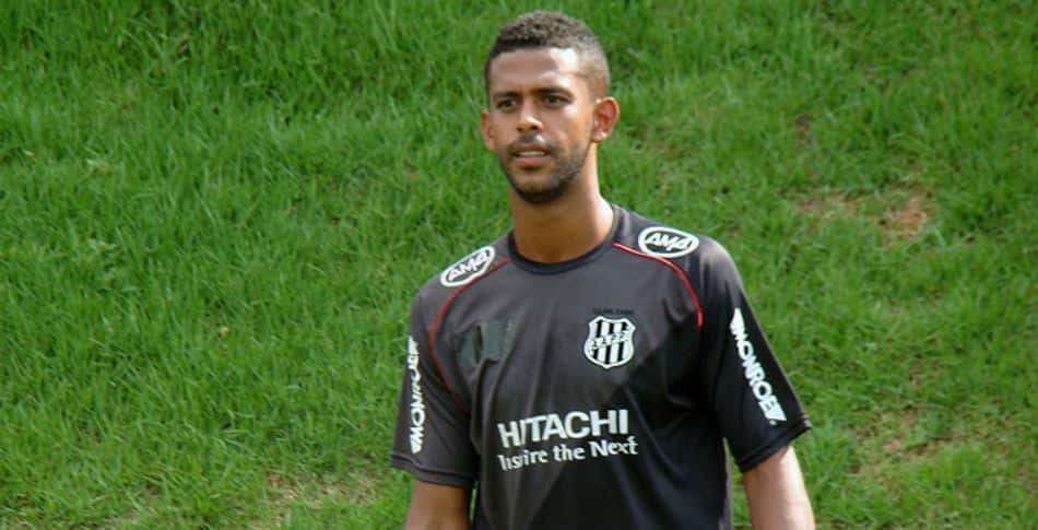 Santos acerta dívida com a Ponte, mas vê Flu forte por Renato Chaves
