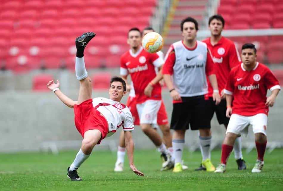 Sócios e cônsules do Inter participam do 'Jogo das Estrelas' no Beira-Rio