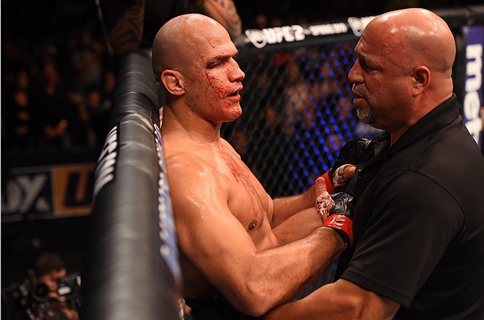Junior Cigano em luta no UFC (Foto: Reprodução/UFC)