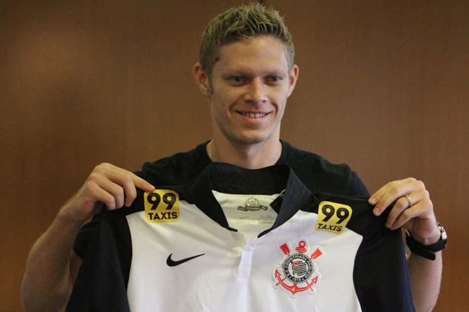 Marlone deixou o Sport para defender o Corinthians 