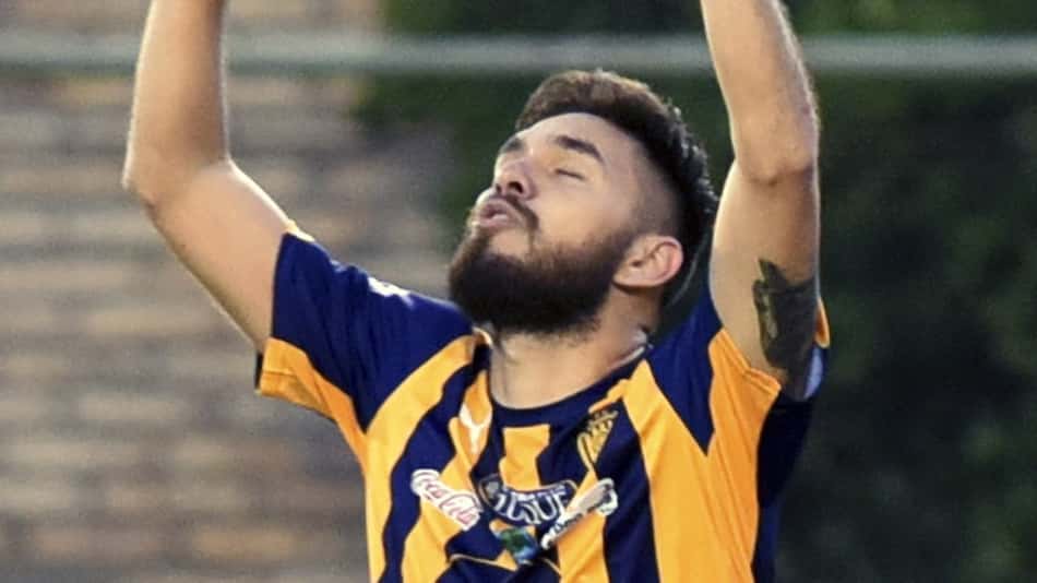 Atacante paraguaio chega ao Coritiba como esperança de gols