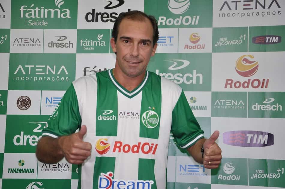 FOTOS: Veteranos da bola 'reforçam' os Estaduais pelo Brasil