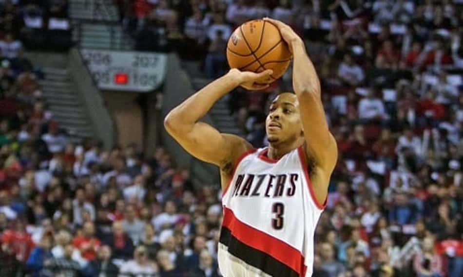 Com pneumotórax, CJ McCollum está fora por tempo indeterminado