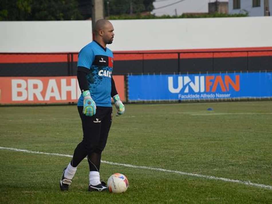 Mudou de lado! Após nove anos no Atlético-GO, Márcio acerta com Goiás