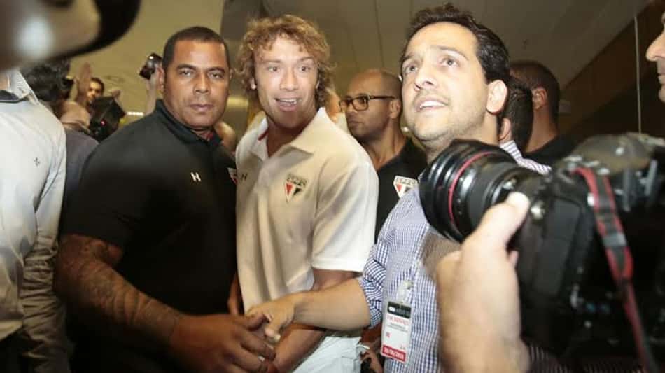 Aos 35 anos, o uruguaio Lugano está de volta ao São Paulo após dez temporadas Ele chega do Cerro Porteño (PAR)