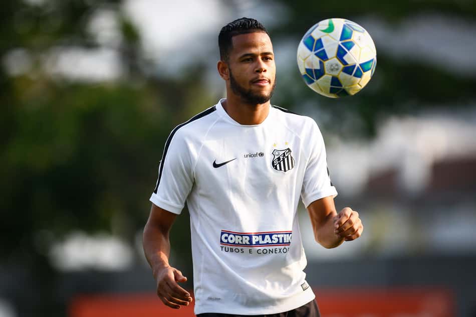Santos recusa nova investida por Geuvânio, mas oferta deve subir