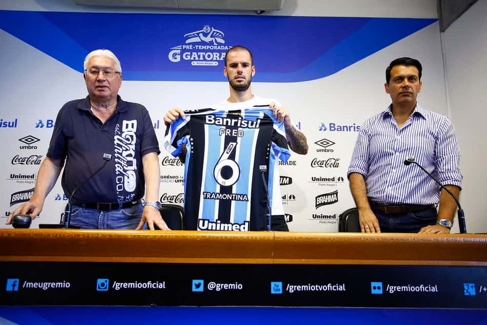 Fred celebra 'momento ímpar' ao ser apresentado pelo Grêmio