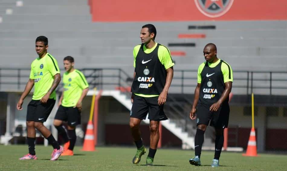 Exames confirmam lesão e Rafael Marques vira dúvida no Coritiba