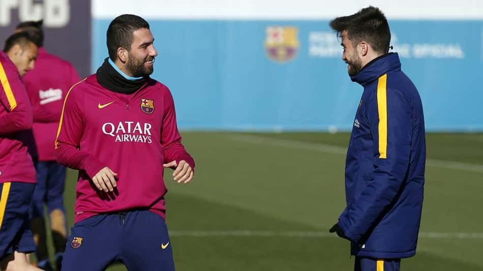 Arda Turan: 'Iniesta é meu ídolo, Neymar é meu irmão e Messi o chefe'
