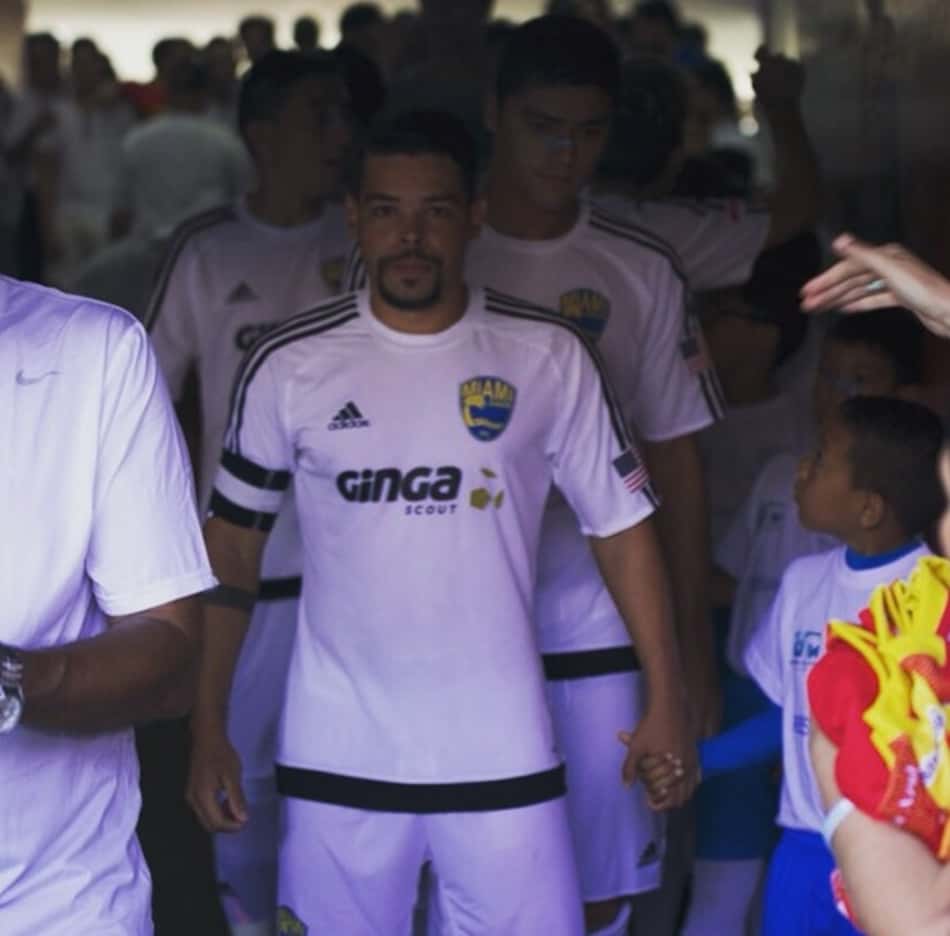 Kerlon quase abandonou a carreira antes de jogar pelo semi-amador Miami Dade (EUA) (Foto: Divulgação)