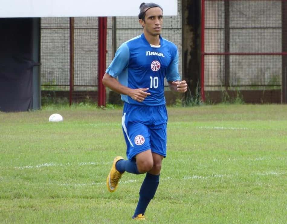 Apesar de ameaça de rebaixamento, Accioli mantém confiança no América