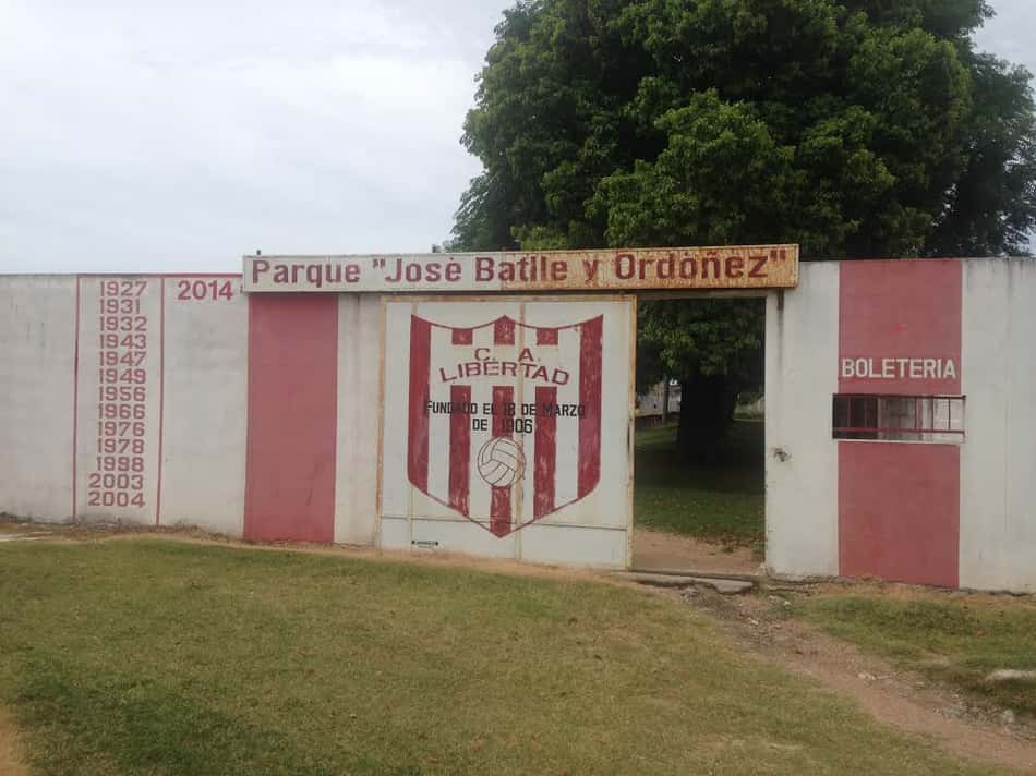Entrada do Libertad, clube que revelou Lugano 