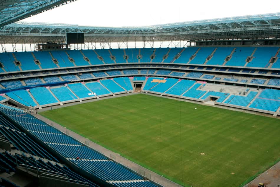 Gramado da Arena passa por reforma para a próxima temporada