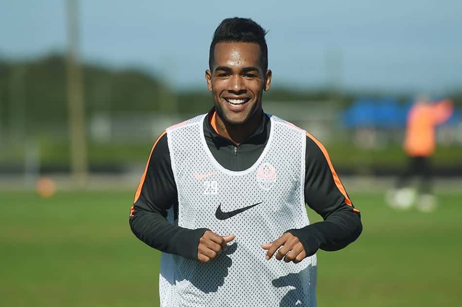 Shakhtar pede R$ 312 milhões, e Liverpool desiste de Alex Teixeira