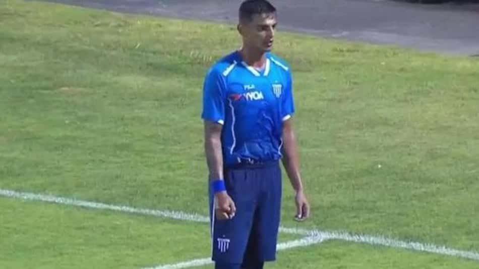 Lateral do Avaí recebe dois cartões amarelos e não é expulso em jogo contra o Grêmio