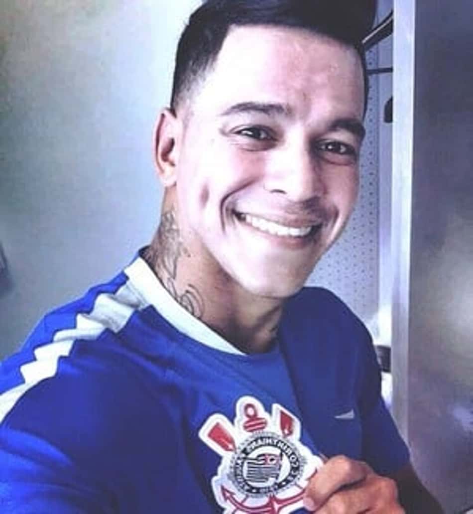 Giovanni Augusto posta foto com a camisa do Timão; Malcom se despede