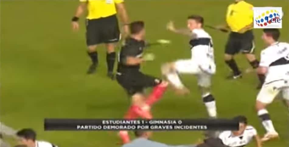 Violência no clássico de La Plata (Foto: Reprodução)