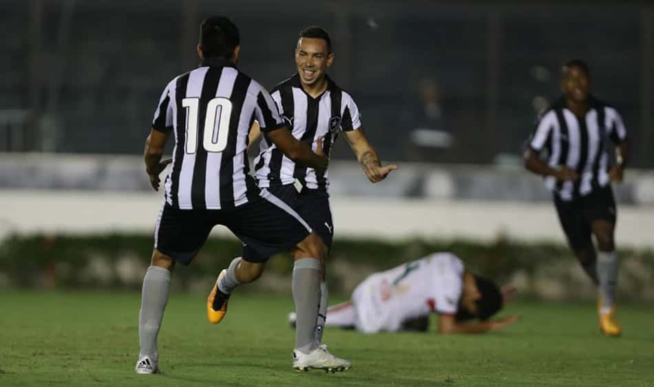 FOTOS: A vitória do Botafogo em imagens