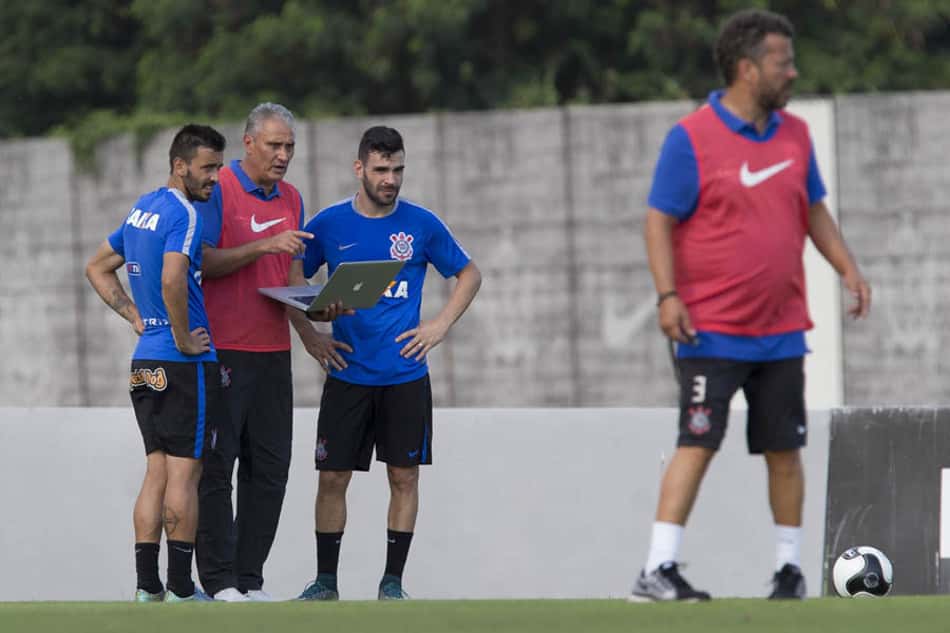 Com Willians e Guilherme, Corinthians divulga relacionados