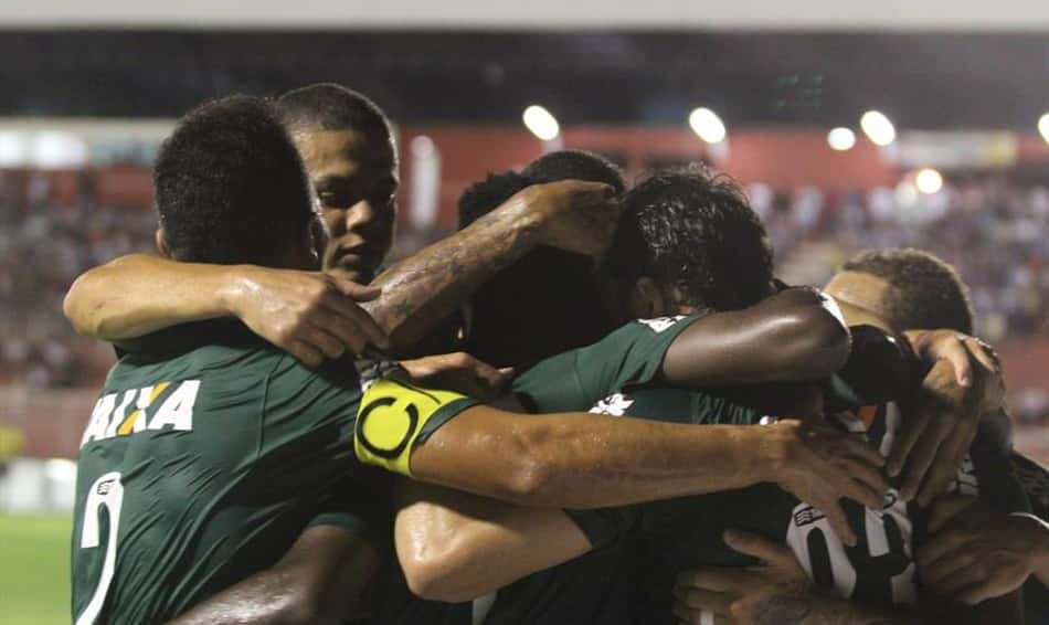 Com hat-trick de Kleber Gladiador, Coritiba ganha do Foz fora de casa