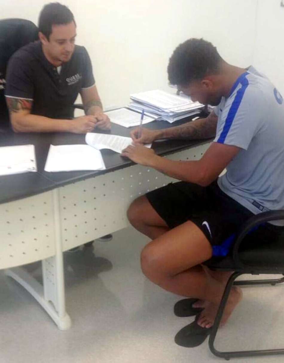 André assina contrato com o Corinthians por quatro anos