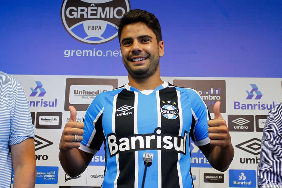 Apresentado, Henrique explica opção pelo Grêmio 'Me senti em casa'