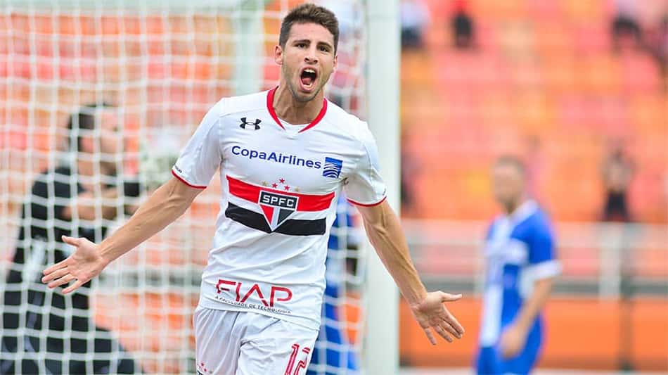 Amado pelos são-paulinos, confira os números de Calleri desde a saída do Tricolor