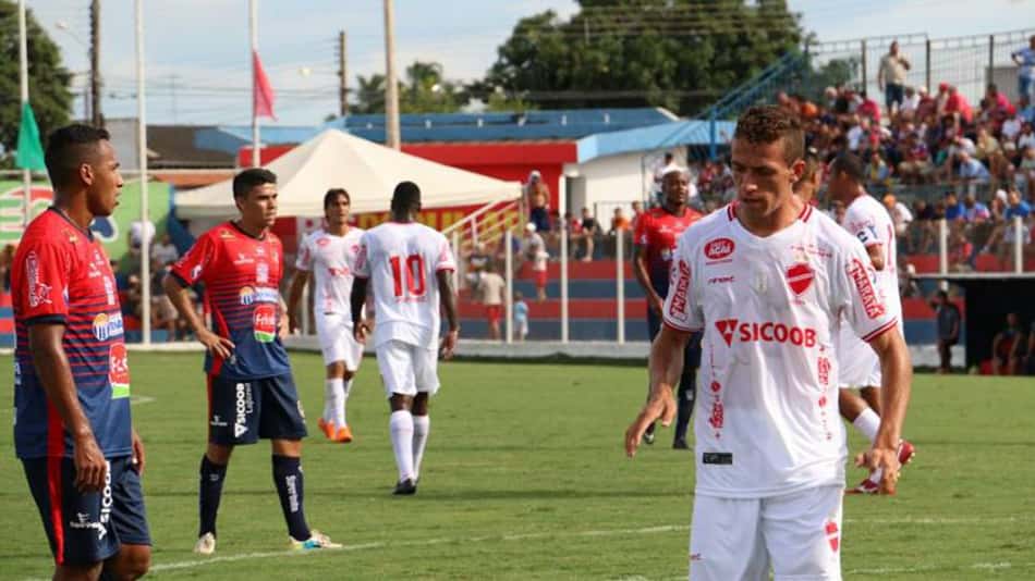 Na estreia oficial de Wendell Lira, Vila Nova bate Trindade