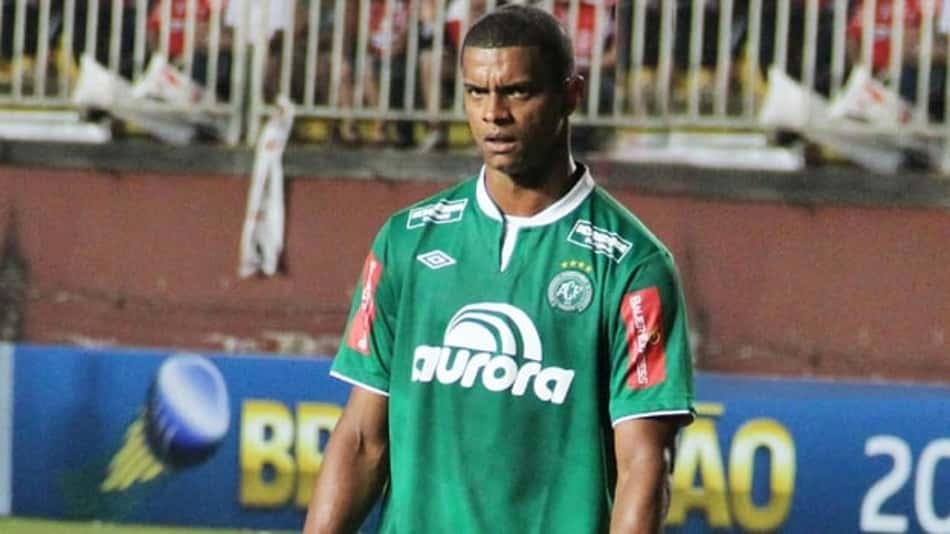 Rangel lamenta pênaltis perdidos em jogo da Chape, mas se isenta de culpa