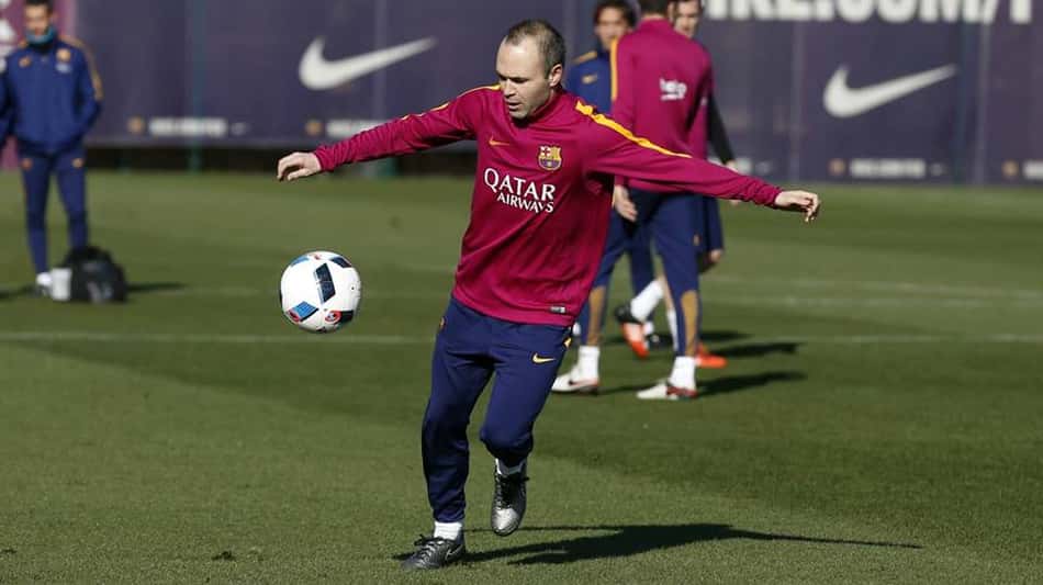 Iniesta lamenta queda na Champions: 'Difícil de assimilar o momento'