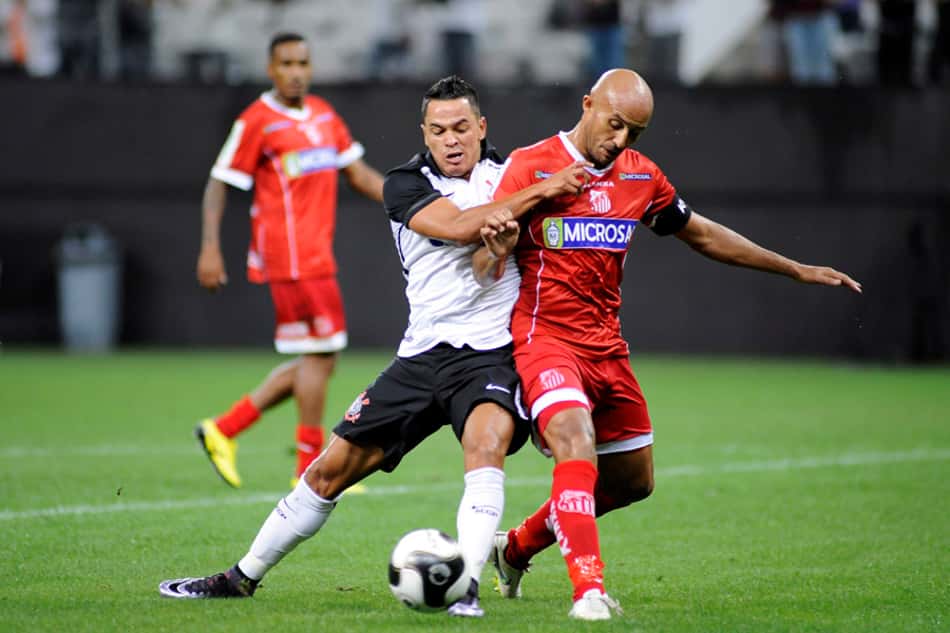 Super-Raio X: Ferroviária x Corinthians: Duelo do melhor ataque contra a melhor defesa