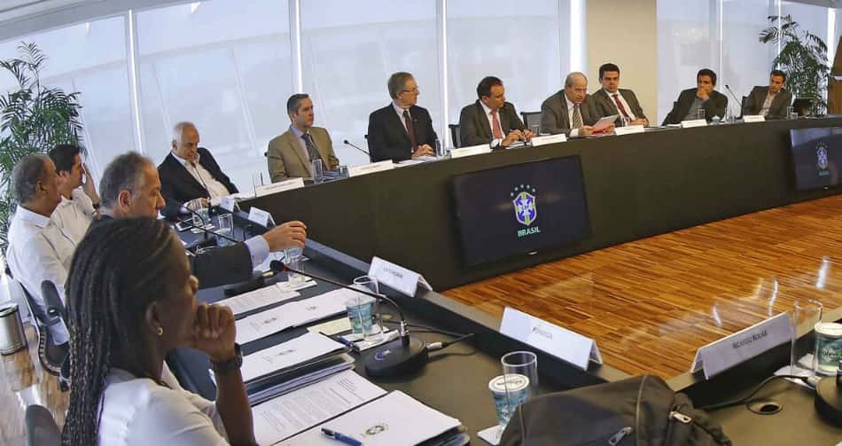 Grupos de trabalho viram moda para debater o futebol. Mas há resultado?