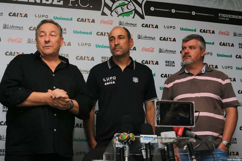Apresentação do técnico Vinícius Eutrópio (Foto: Divulgação / Site Oficial do Figueirense)