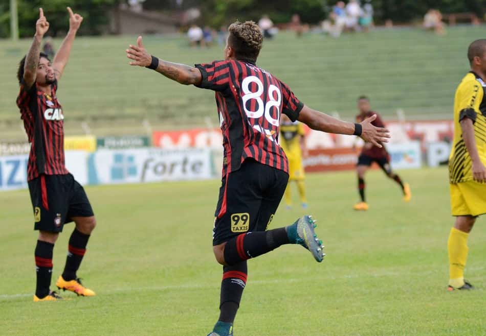 Após nove meses, Crysan volta a marcar pelo Atlético-PR