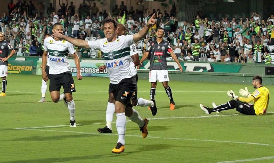 Kleber Gladiador gera despesa de R$ 15 milhões para o Grêmio, e clube fecha 2015 no vermelho