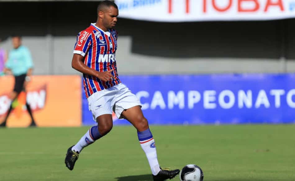 Decisivo no último jogo do Bahia, Robson vem buscando seu espaço