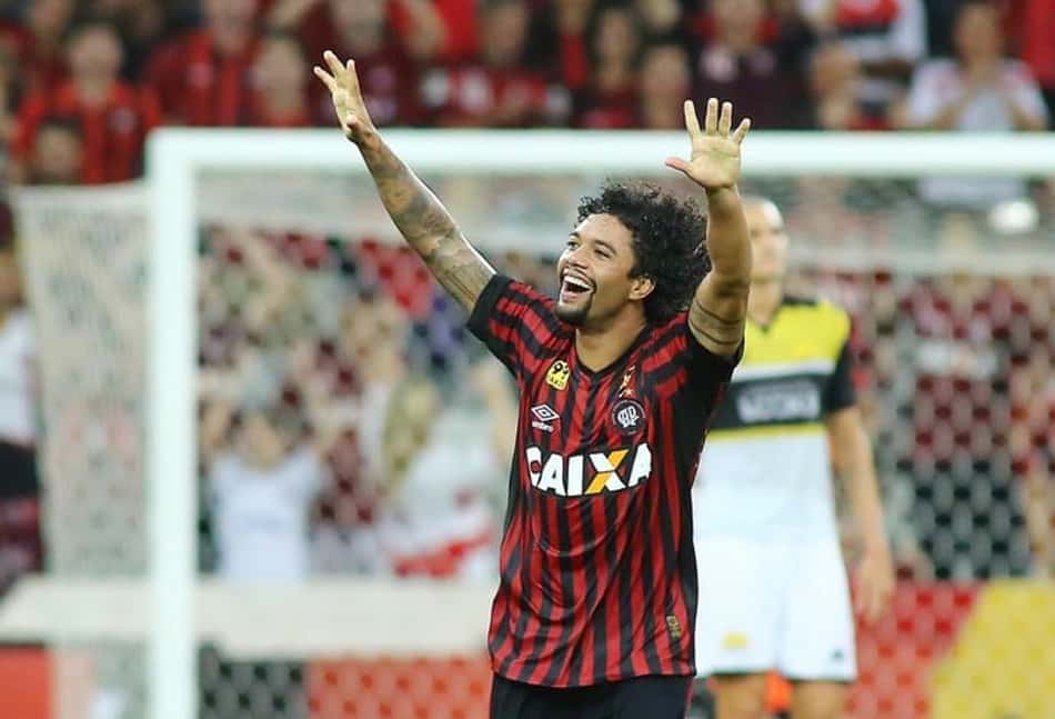 Otávio, do Atlético-PR, viaja e é vendido ao Bordeaux-FRA por 7 milhões de euros