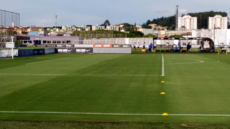 Após fim do contrato de patrocínio, Corinthians já 'esconde' Caixa no CT