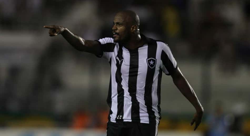 Botafogo x Vasco - Ayrton durante o clássico em São Januário (Foto: Paulo Sérgio/Lancepress!)