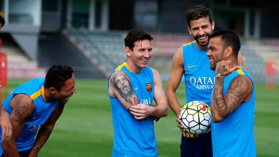 Ao LANCE!, lateral Adriano afirma que PSG tem potencial de alcançar Barcelona de Pep Guardiola