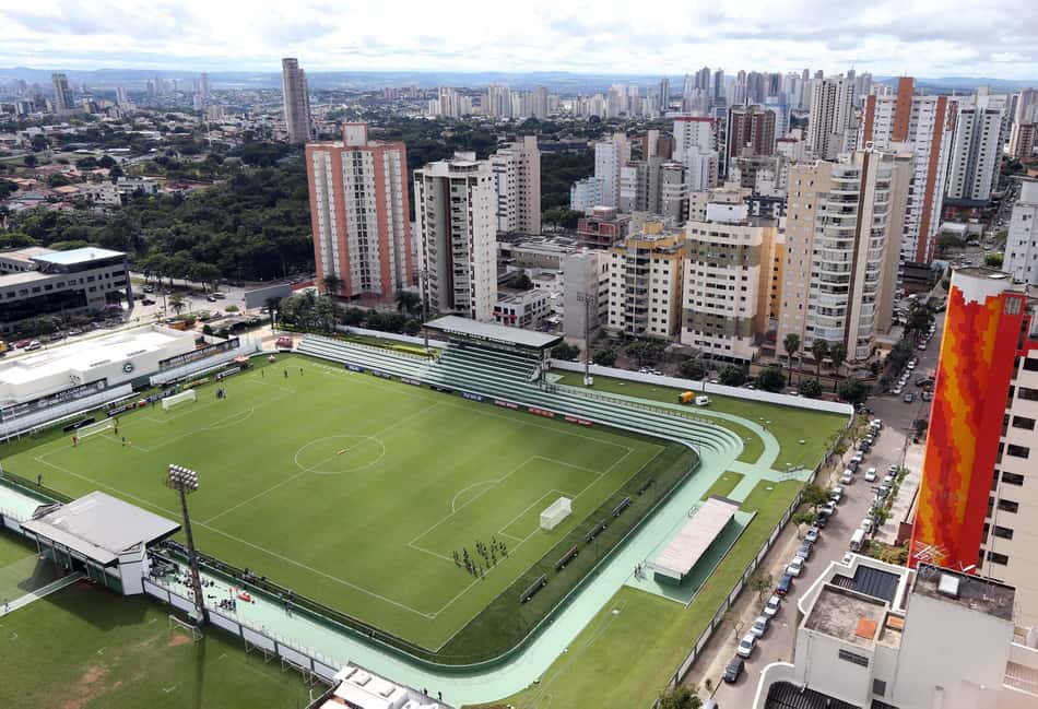De olho na Liberta, Grêmio visita o lanterna Goiás
