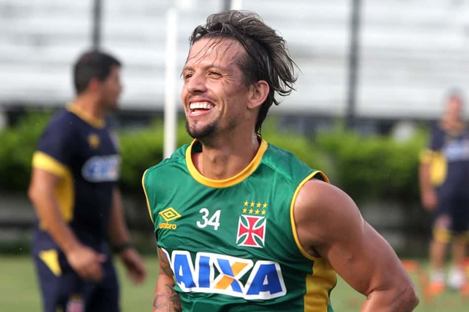 Vasco acerta renovação de Diguinho por um ano. Goleiro está de saída