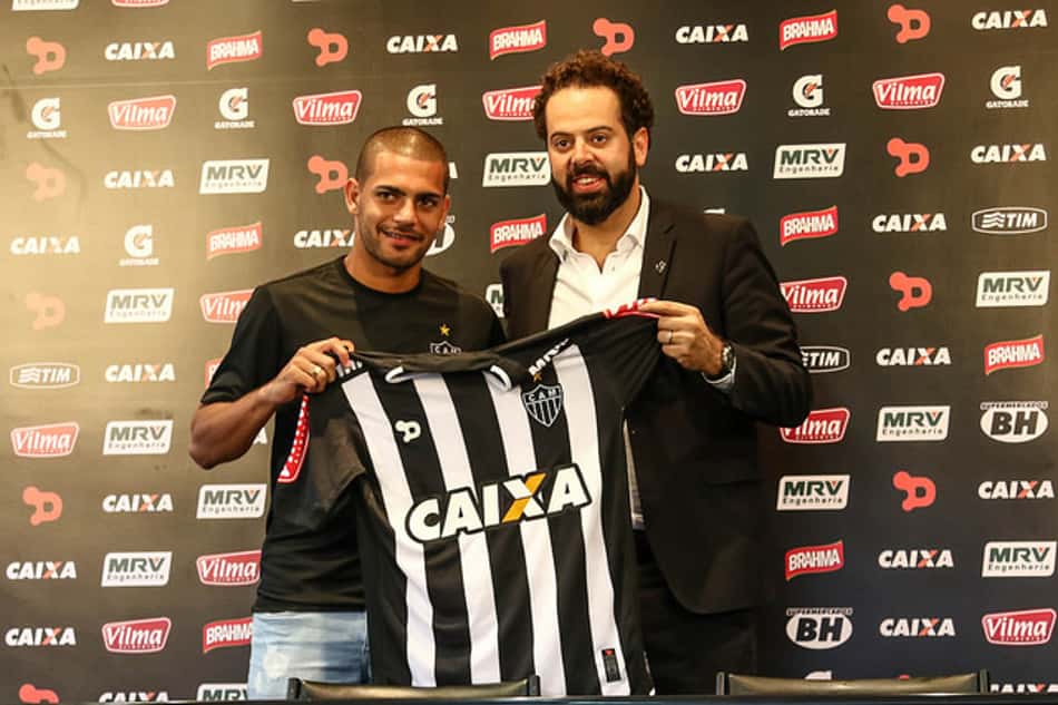 Clayton é apresentado no Atlético-MG (Foto: Bruno Cantini/Atlético-MG)