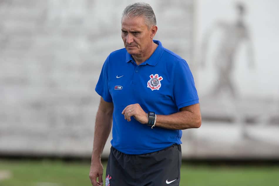 Tite reclama de clássico 'colado' na Liberta e só confirma Danilo domingo