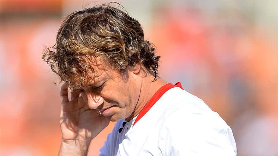 Após derrota, Lugano se irrita com pergunta sobre o River: 'Não tenho bola de cristal'