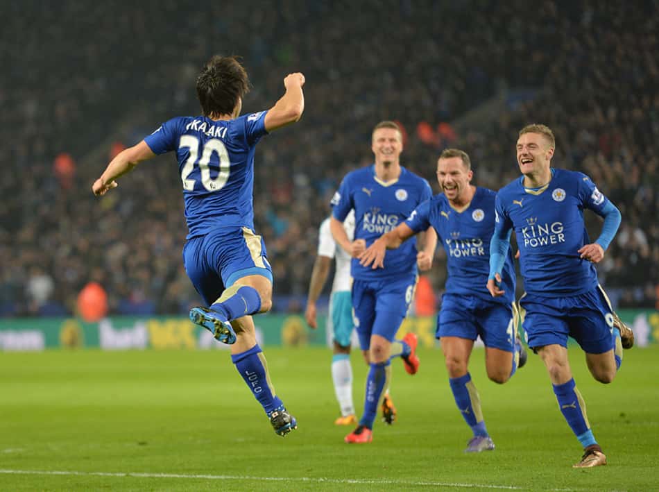 Com golaço de bicicleta, Leicester derrota o Newcastle e dispara