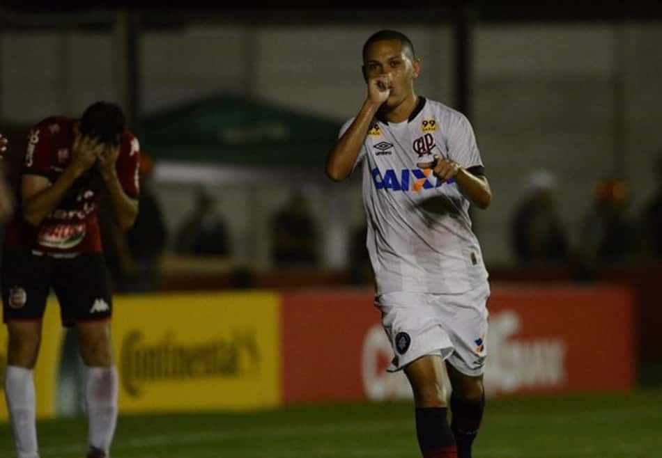 Oferta de clube croata pode impedir ida de Marcos Guilherme ao Flamengo