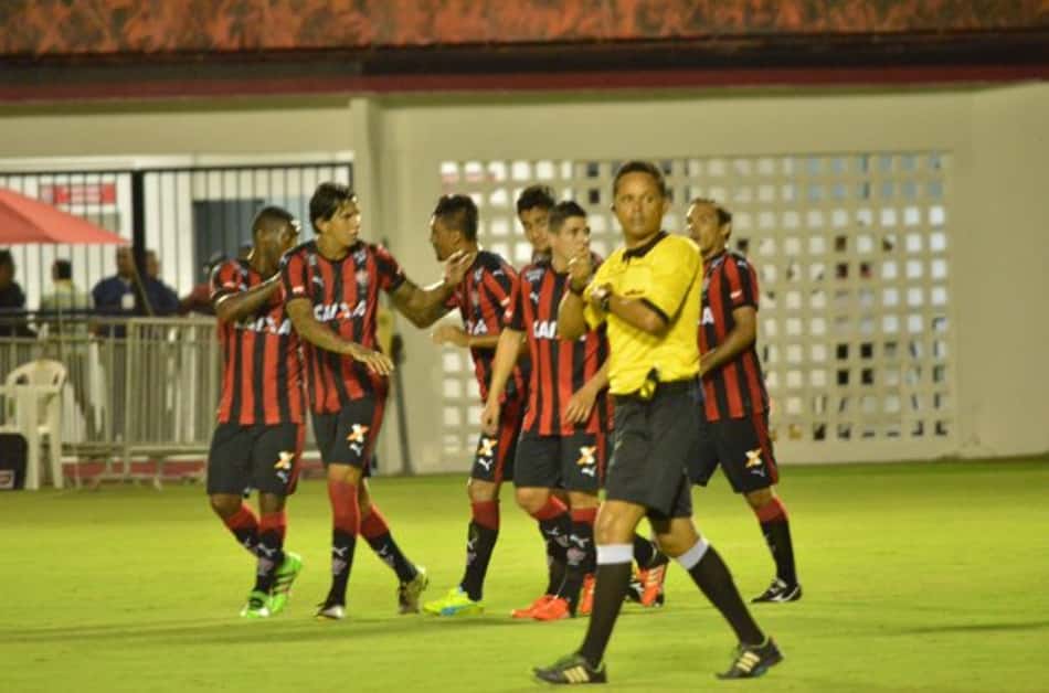Vitória vence Flamengo de Guanambi e está na semifinal do Estadual
