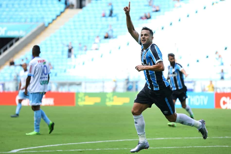Grêmio domina, vence o Lajeadense e segue líder isolado no Gauchão